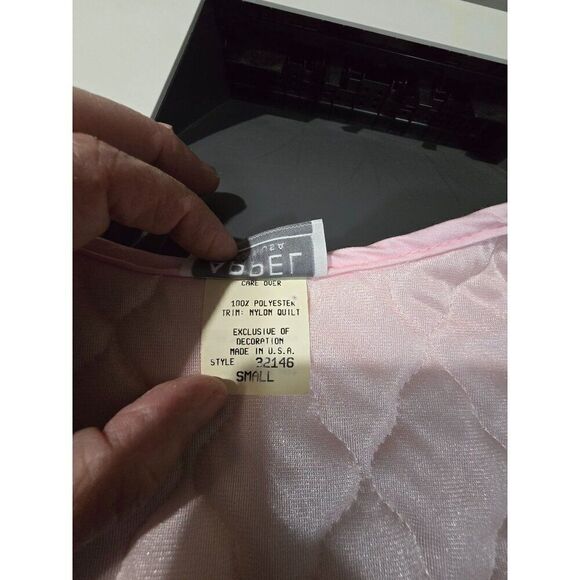 Vintage Appel Quilted Pink Satin Robe Jacket With Floral Embroidery & Buttons - Picture 7 of 9